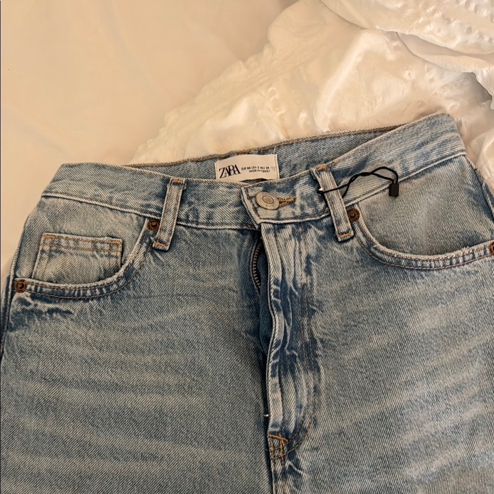 Zara Light Wash Denim Jeans